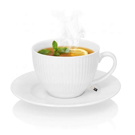 Ilustračná fotografia šálky kávy a čaju