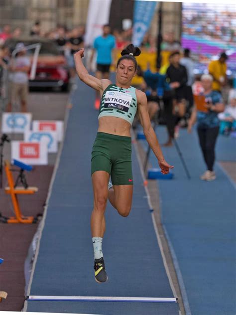 Športovec vykonávajúci HIIT