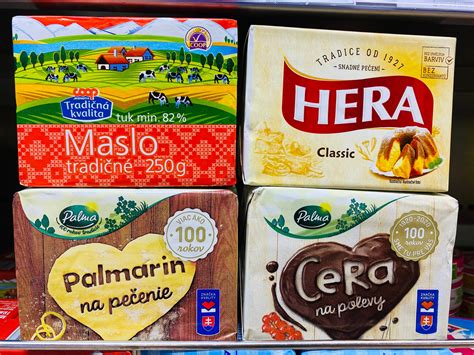 Zloženie paleo čokoládového koláča vrátane mandľovej múky, kakaa a zdravých tukov