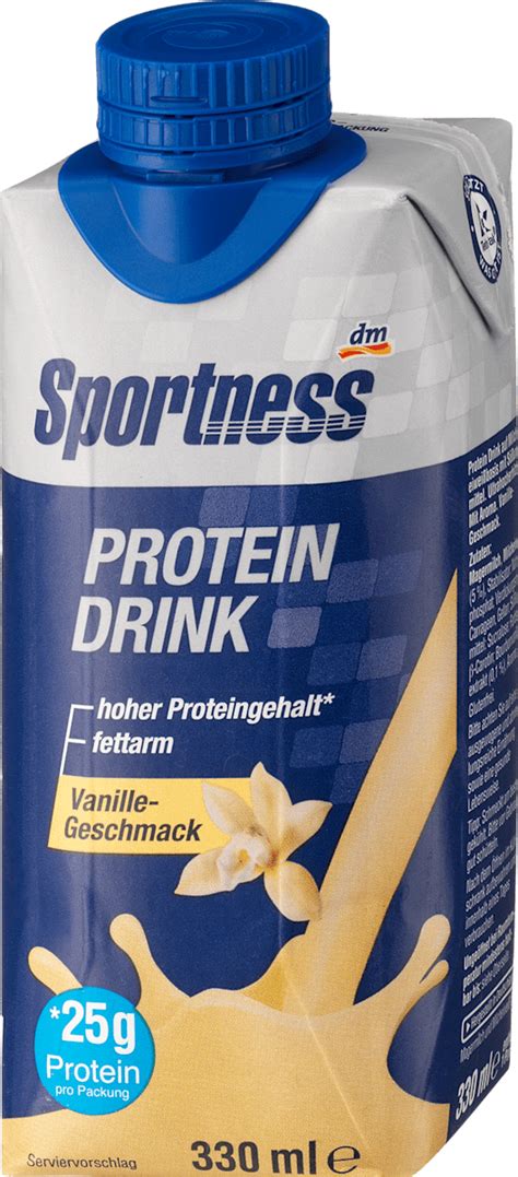 športovec konzumujúci proteínový nápoj