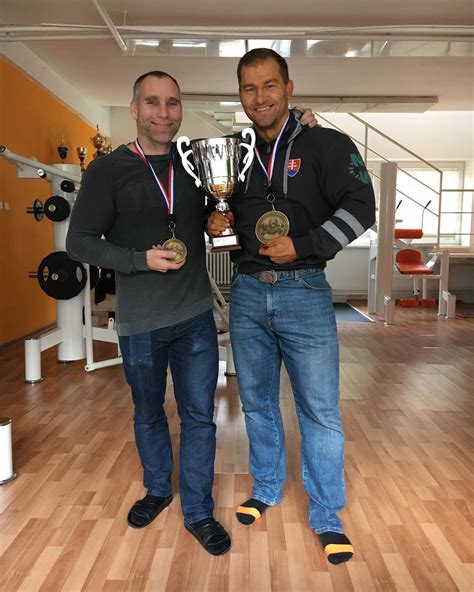 Peter Tatarka s trofejou z Majstrovstiev sveta