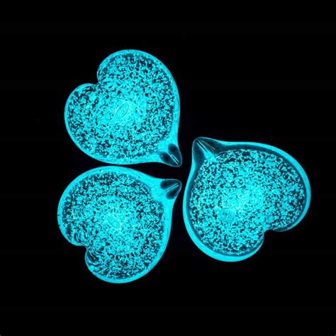Mikroskopický snímok kvasinkových buniek s fluorescenčným značením transportérového proteínu
