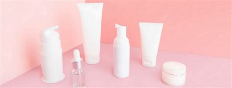 Ilustrácia s kozmetickými zábalmi