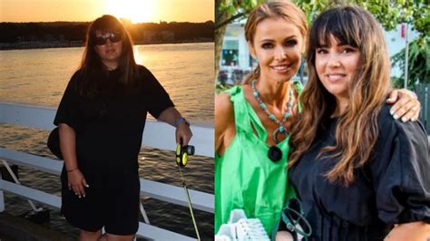 Žena dvíha ťažké vrecia ako symbol svojej premeny po schudnutí