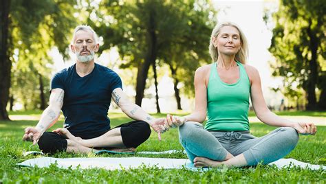 Ilustrácia znázorňujúca relaxačné techniky (joga, meditácia)