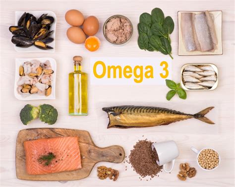 Ilustrácia rôznych zdrojov omega-3 mastných kyselín: ryby, ľanové semienka, chia semienka, vlašské orechy