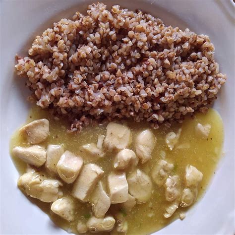 Infografika s nutričnými hodnotami kuracích pŕs