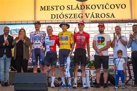 Ján Kus na pódiu počas súťaže v mladosti