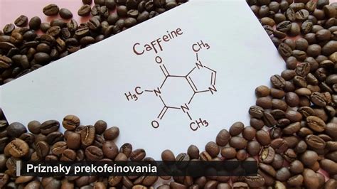 Graf zobrazujúci pokles kyseliny chlorogénovej a kofeínu počas praženia kávy