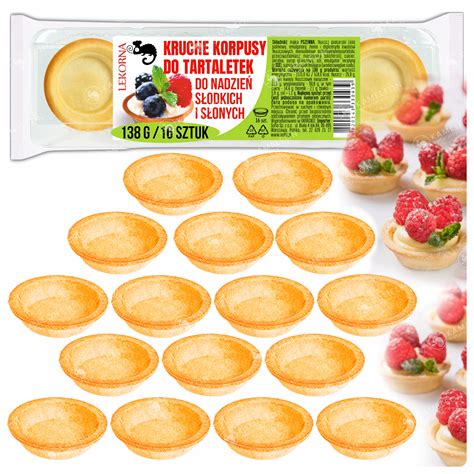 dva okrúhle upečené korpusy na mrkvovú tortu