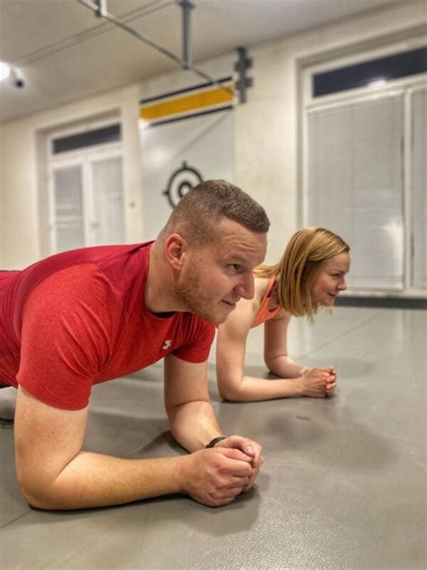 Ilustrácia alebo video návod na správne prevedenie planku