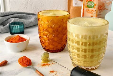 Zlaté mlieko s kurkumou a čiernym korením