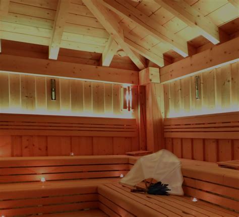 Detailne zobrazenie materiálu saunového obleku