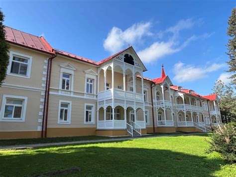 Panoráma Bardejovských Kúpeľov s historickými budovami a kúpeľným parkom