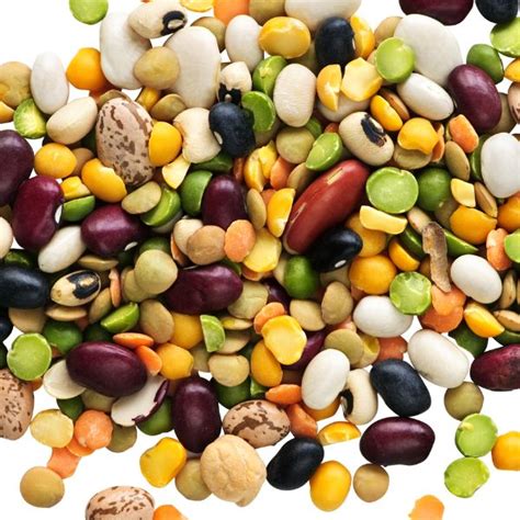 Ilustrácia rôznych čerstvých, minimálne spracovaných potravín ako zelenina, ovocie, celozrnné produkty a strukoviny.