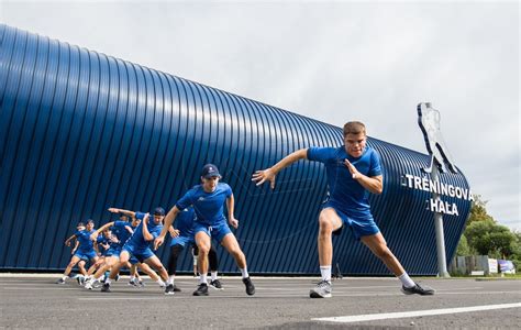 Športovec počas HIIT tréningu