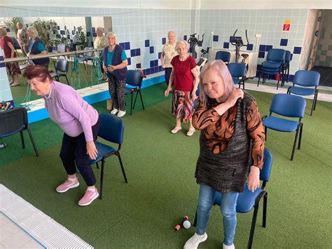 Skupina Blížencov pri skupinovom cvičení