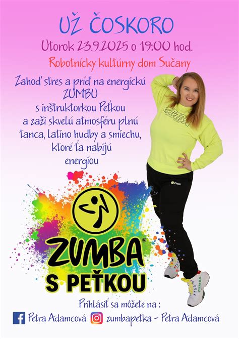 Inštruktorka vedie tanečnú hodinu zumby