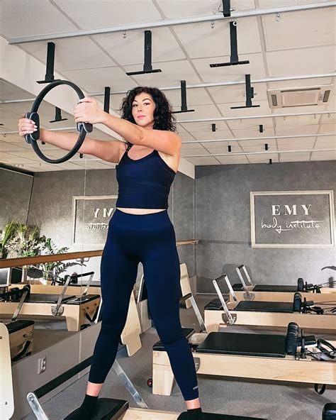 Mapa s vyznačenou polohou EMY body institute v Banskej Bystrici a informáciou o parkovaní