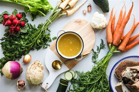 Ilustračná fotografia zdravej stravy s ovocím a zeleninou.