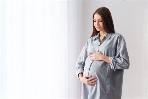 koláž fotografií znázorňujúcich ohrozené skupiny: dieťa, tehotná žena, senior