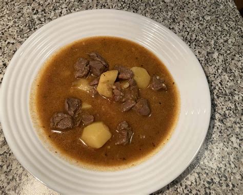 Hotový paleo guláš s batátmi