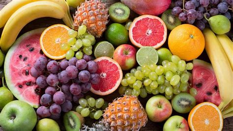 Obrázok znázorňujúci rôzne druhy ovocia a zeleniny bohaté na vitamíny a antioxidanty