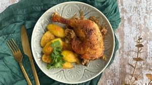 Žena merajúca obvod stehna