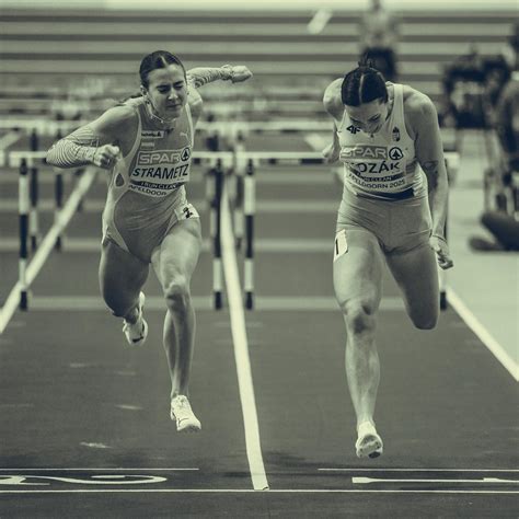 Fotografia súťažiacich na pódiu počas Majstrovstiev Európy v kulturistike