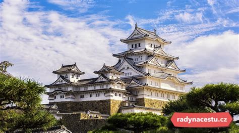 Biela pevnosť hradu Himedži s charakteristickými piatimi poschodiami.