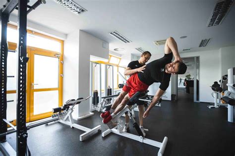 Porovnanie spálených kalórií pri rôznych typoch cvičení (beh vs. HIIT vs. silový tréning).