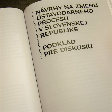 Ilustrácia znázorňujúca postupný proces zmeny.