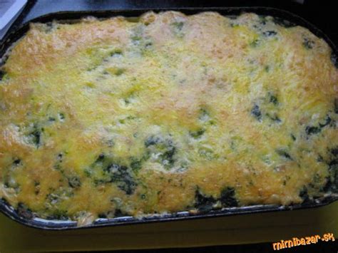 Fotografia zapečených špagiet so špenátom a syrom