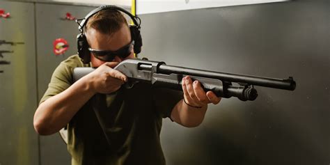 Vizualizácia rôznych typov vírusových štruktúr: helikálna, ikozaédrová a obalená