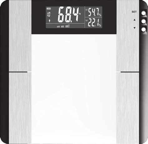 Detail displeja digitálnej váhy zobrazujúci BMI a iné telesné parametre