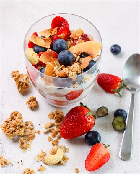 Obrázok pohára s vodou a ovocím