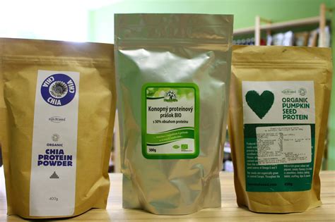 Porovnanie srvátkového a rastlinných proteínov