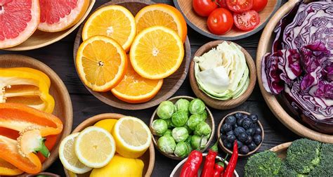 Infografika: kľúčové vitamíny a minerály obsiahnuté v petržlenovej vňati