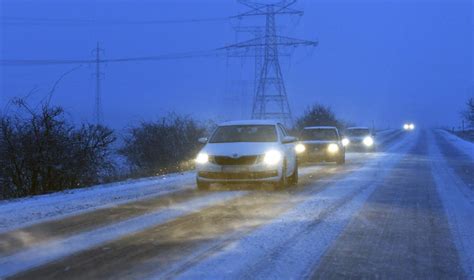 Ilustračná fotografia pracujúceho človeka v noci