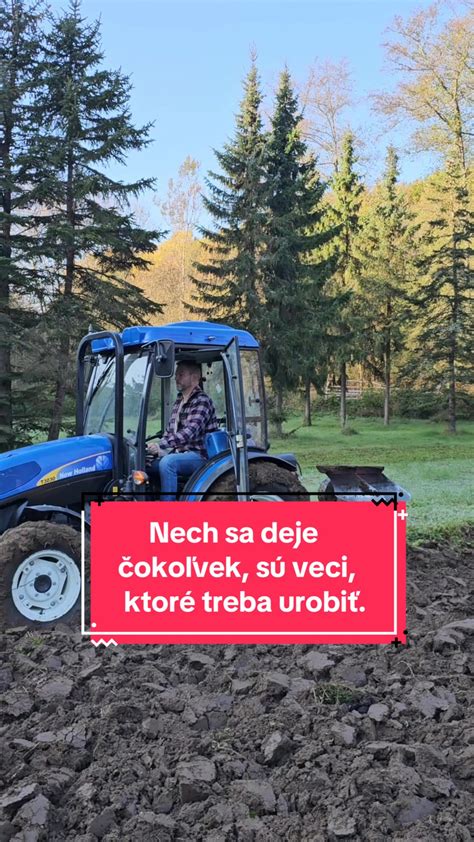 Tematická fotografia človeka svižne kráčajúceho v prírode.