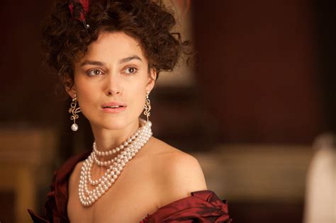 Keira Knightley ako Anna Karenina v dobových šatách