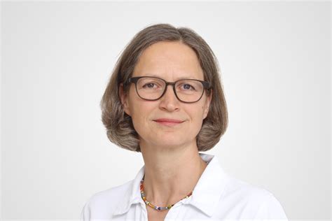 Portrét Dr. Petra Attiho a Dr. Rhondy Patrick.