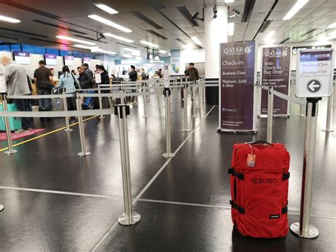 Tematické foto: Batožina na letisku pri check-in pulte Austrian Airlines