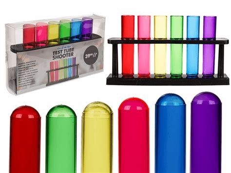 Tematické foto: laboratórne skúmavky a mikroskop