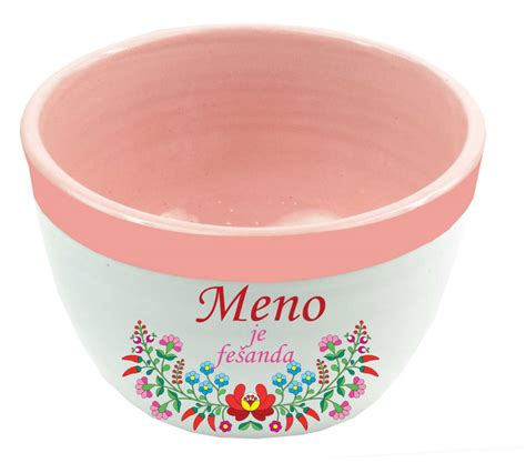 Tematické foto: Miska kapustovej polievky s nápisom 