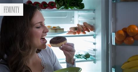 Ilustrácia emocionálneho jedenia a nezdravých pochúťok