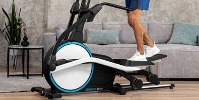 Ilustrácia správneho používania eliptického trenažéra