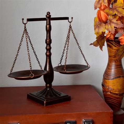 ilustrácia kolísania váhy kvôli zadržiavaniu vody