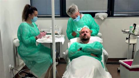 Ilustračná fotografia spokojnej pacientky po estetickom zákroku.