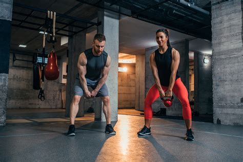 ilustračné foto: športovec vo funkčnom tréningovom oblečení